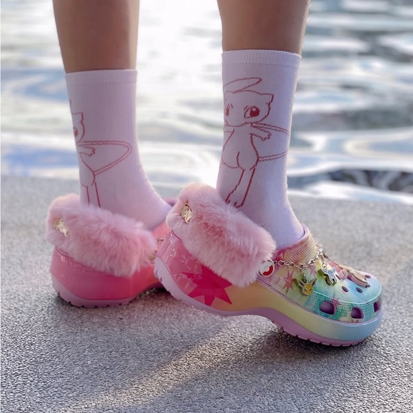 Crocs Classic Platform Clog 
Pokémon Eevee (Women's)
Style: 211429-90H - Picture 2 of 6